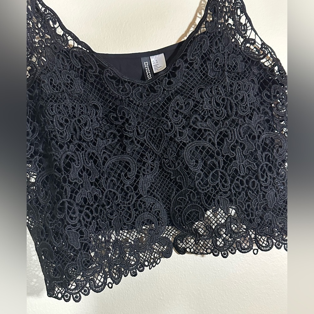 H&M Lace Crop Top